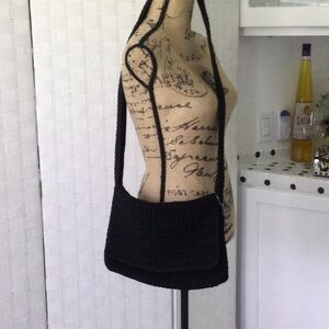 Woman’s Ma-De Sak Black Crochet Shoulder Bag snap Flap NWOT